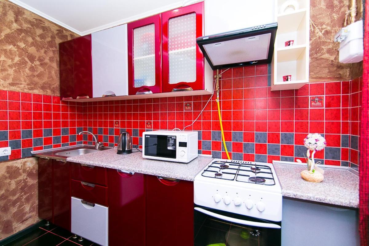 Vip Apartmens Faraon On Illinskaya 1 Floor Sumy Exteriér fotografie